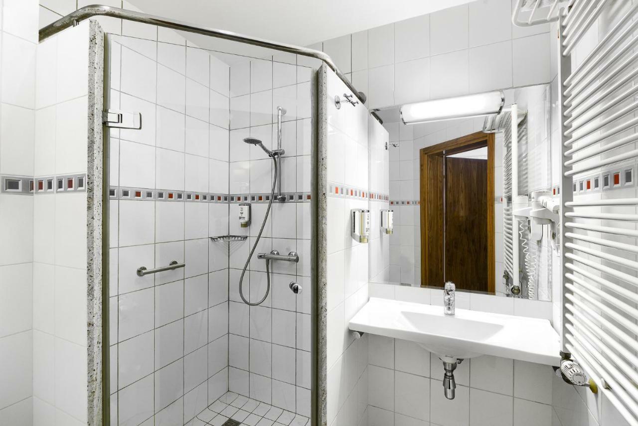 Hotel Olympic Wronki  Экстерьер фото
