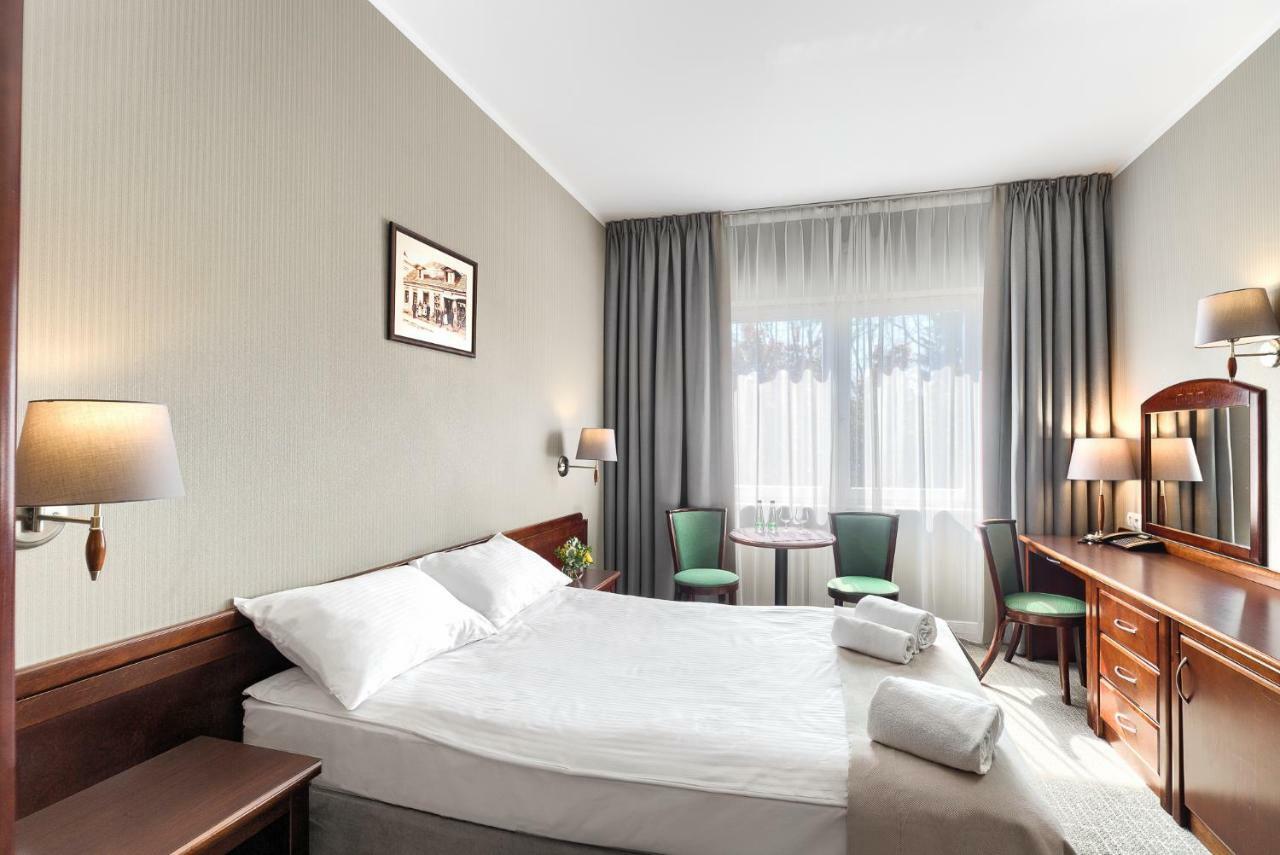 Hotel Olympic Wronki  Экстерьер фото
