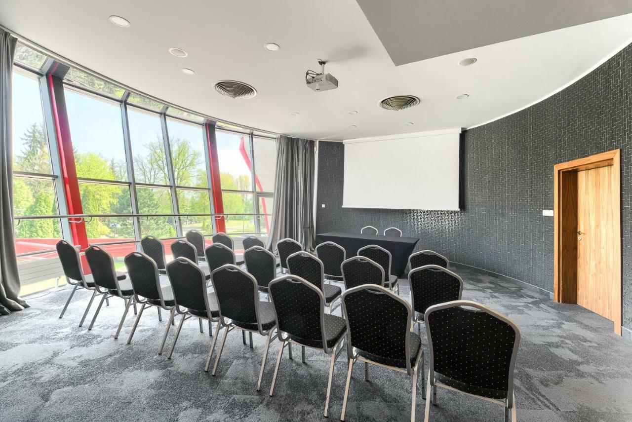 Hotel Olympic Wronki  Экстерьер фото
