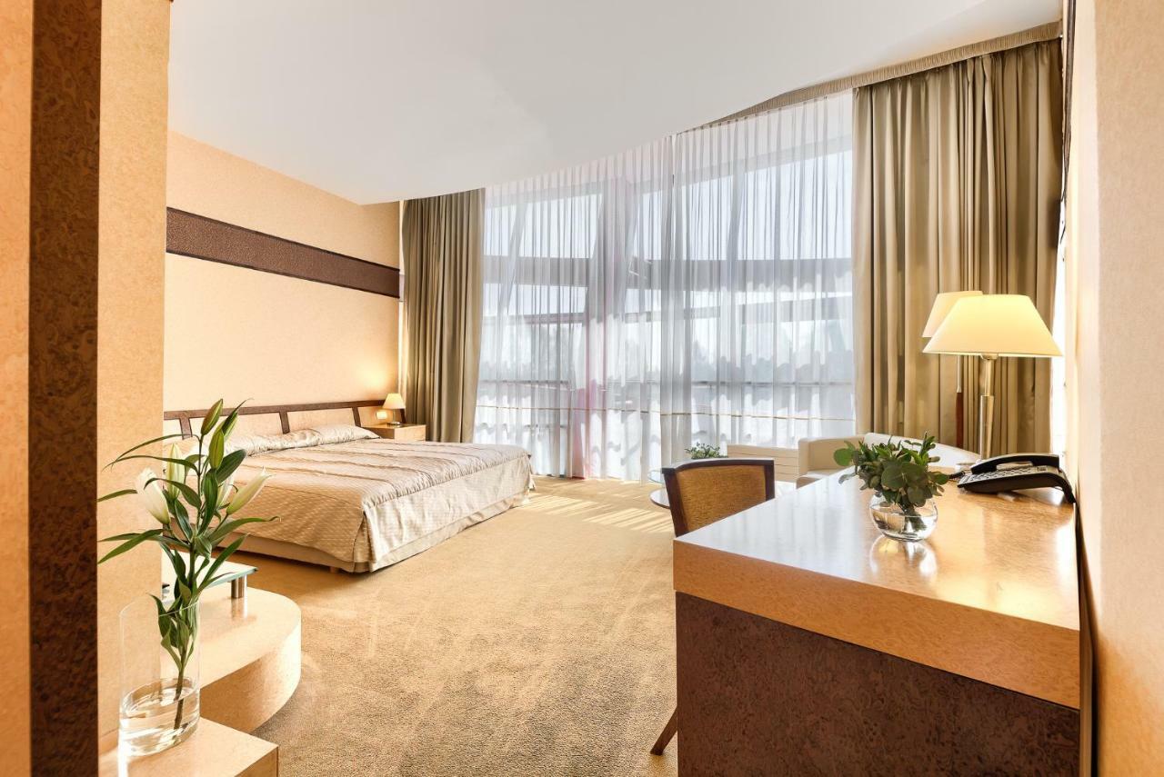 Hotel Olympic Wronki  Экстерьер фото